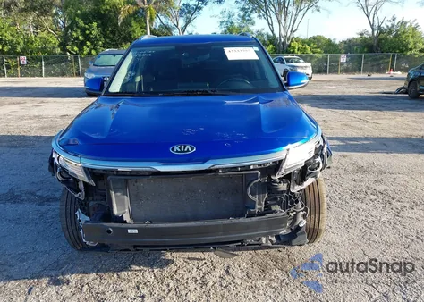 2021 Kia Seltos S z USA, uszkodzony, nr VIN KNDEU2AAXM7107941